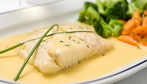 Морской окунь с лимонно-масляным соусом Морской окунь с лимонно-масляным соусом