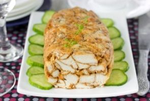 Мраморный куриный рулет Мраморный куриный рулет