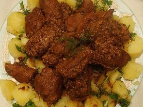 Мясные рулетики с черносливом и грецкими орехами Мясные рулетики с черносливом и грецкими орехами