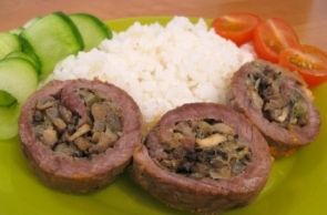 Мясные рулетики с грибной начинкой Мясные рулетики с грибной начинкой