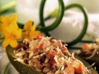 Огурцы фаршированные мясом Огурцы фаршированные мясом