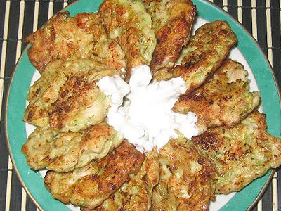 Оладьи из куриной грудки и кабачка