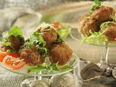 Овощной салат с мясными фрикадельками Овощной салат с мясными фрикадельками