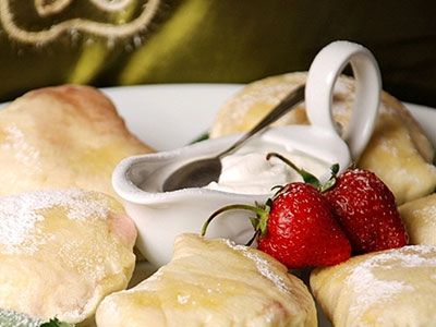Паровые творожные вареники с клубникой Паровые творожные вареники с клубникой