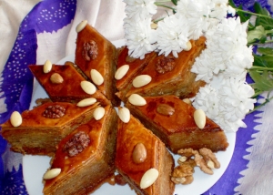 Пахлава с орехами и цукатами Пахлава с орехами и цукатами