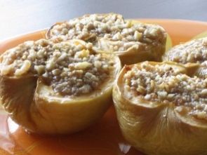 Печеные яблоки с мандариново-медовой начинкой Печеные яблоки с мандариново-медовой начинкой