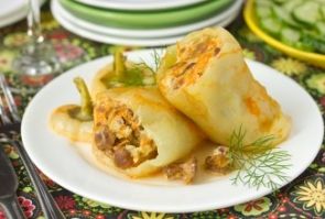 Перец, фаршированный куриным фаршем и лисичками Перец, фаршированный куриным фаршем и лисичками