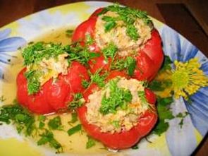 Перец, фаршированный рисом и овощами Перец, фаршированный рисом и овощами