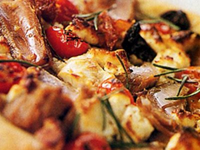 Пицца с тунцом и сыром фета Пицца с тунцом и сыром фета