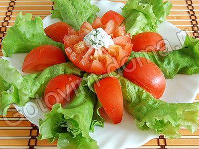 Пикантная закуска на листьях салата Пикантная закуска на листьях салата