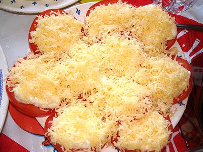 Помидоры с чесноком и сыром Помидоры с чесноком и сыром
