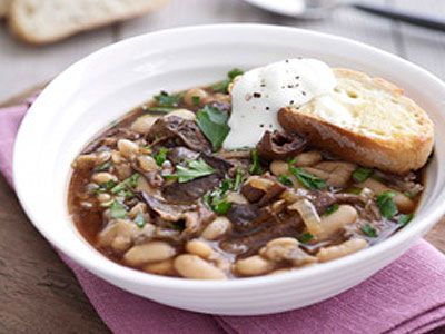Похлебка с фасолью и купатами Похлебка с фасолью и купатами