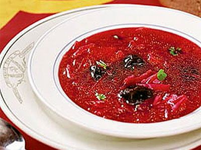 Праздничный борщ с черносливом Праздничный борщ с черносливом