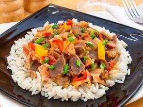 Пупки, тушеные с беконом и овощами Пупки, тушеные с беконом и овощами