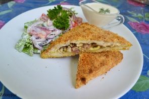"Харрис" с курицей, белыми грибами, в панировке из сырного крекера "Харрис" с курицей, белыми грибами, в панировке из сырного крекера