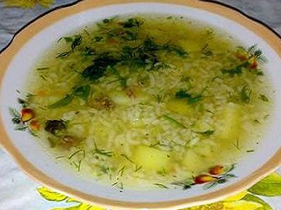 Рисовый суп на курином бульоне Рисовый суп на курином бульоне