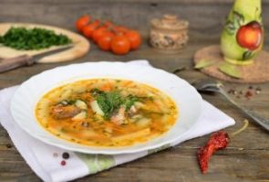 Рисовый суп с рыбной консервой Рисовый суп с рыбной консервой