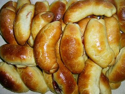 Рогалики сдобные с вишнями Рогалики сдобные с вишнями