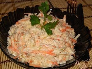 Салат из белой редьки с сельдереем, яблоком и морковью Салат из белой редьки с сельдереем, яблоком и морковью
