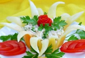 Салат из блинчиков в "цветке" Салат из блинчиков в "цветке"