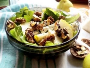 Салат из груш с орехами Салат из груш с орехами
