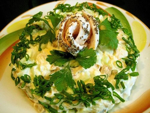 Салат из курицы с шампиньонами Салат из курицы с шампиньонами