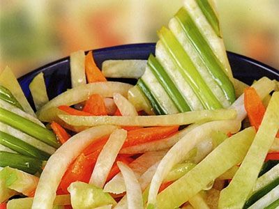 Салат из редьки с морковью и яблоками Салат из редьки с морковью и яблоками