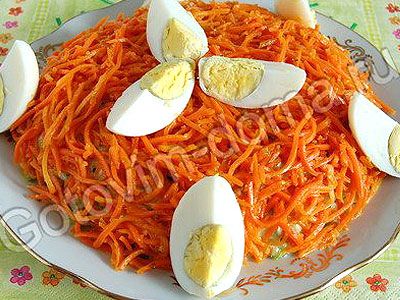Салат из ветчины с сыром и корейской морковкой