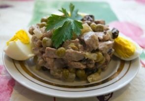 Салат по-домашнему Салат по-домашнему