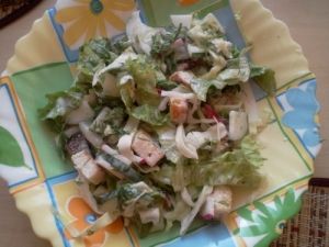 Салат с чесночными гренками Салат с чесночными гренками