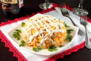 Салат с грибами и кукурузой Салат с грибами и кукурузой