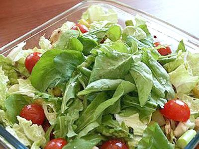 Салат с курицей и кешью