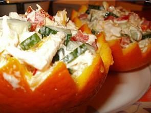 Салат с куриным филе в апельсинах Салат с куриным филе в апельсинах
