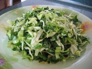 Салат с молодой капустой и огурцом Салат с молодой капустой и огурцом
