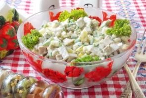 Салат с отварным языком и зеленым горошком Салат с отварным языком и зеленым горошком