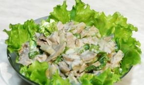 Салат с шампиньонами и орехами Салат с шампиньонами и орехами