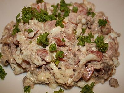 Салат с тунцом и сельдереем Салат с тунцом и сельдереем
