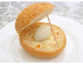 Салат в булочке "Морская ракушка" Салат в булочке "Морская ракушка"