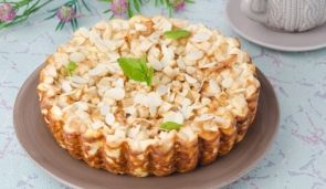 Шарлотка с творогом и яблоками Шарлотка с творогом и яблоками