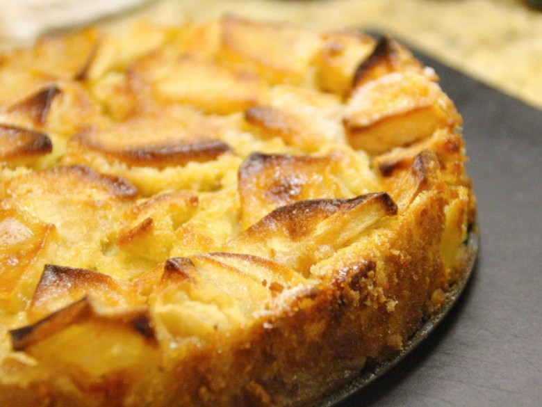 Шарлотка с яблоками Шарлотка с яблоками