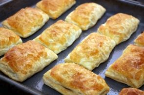 Слоеные пирожки с курицей, орехами и рисом Слоеные пирожки с курицей, орехами и рисом