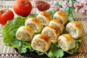 Слоеные рулетики с мясным фаршем Слоеные рулетики с мясным фаршем
