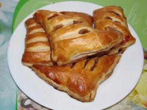 Слоёные пирожки с яблоками