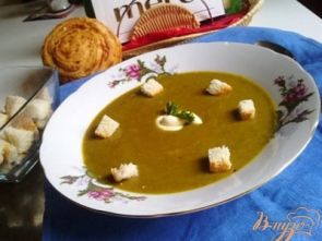 Суп-пюре из чечевицы с крутонами Суп-пюре из чечевицы с крутонами