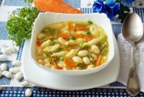 Суп с фасолью и клецками Суп с фасолью и клецками