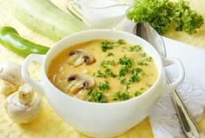 Суп с курицей, сливками и грибами Суп с курицей, сливками и грибами