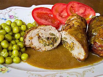 Свинина, фаршированная курагой и луком Свинина, фаршированная курагой и луком