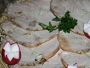 Свинина, запеченная в духовке с картошкой, в горчичном соусе, с чесноком и пряными травами Свинина, запеченная в духовке с картошкой, в горчичном соусе, с чесноком и пряными травами