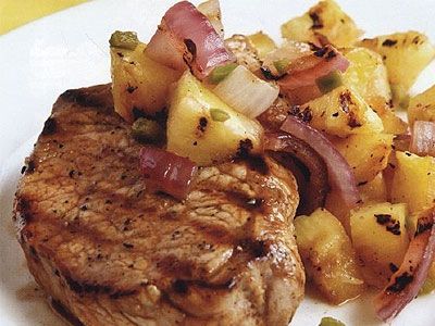 Свиные стейки с ананасовой сальсой Свиные стейки с ананасовой сальсой