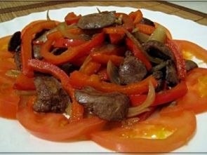 Теплый салат с куриной печенью Теплый салат с куриной печенью